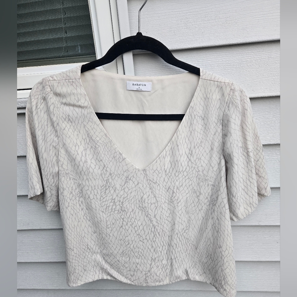 Babaton Textured Cream V-Neck Blouse Sz S